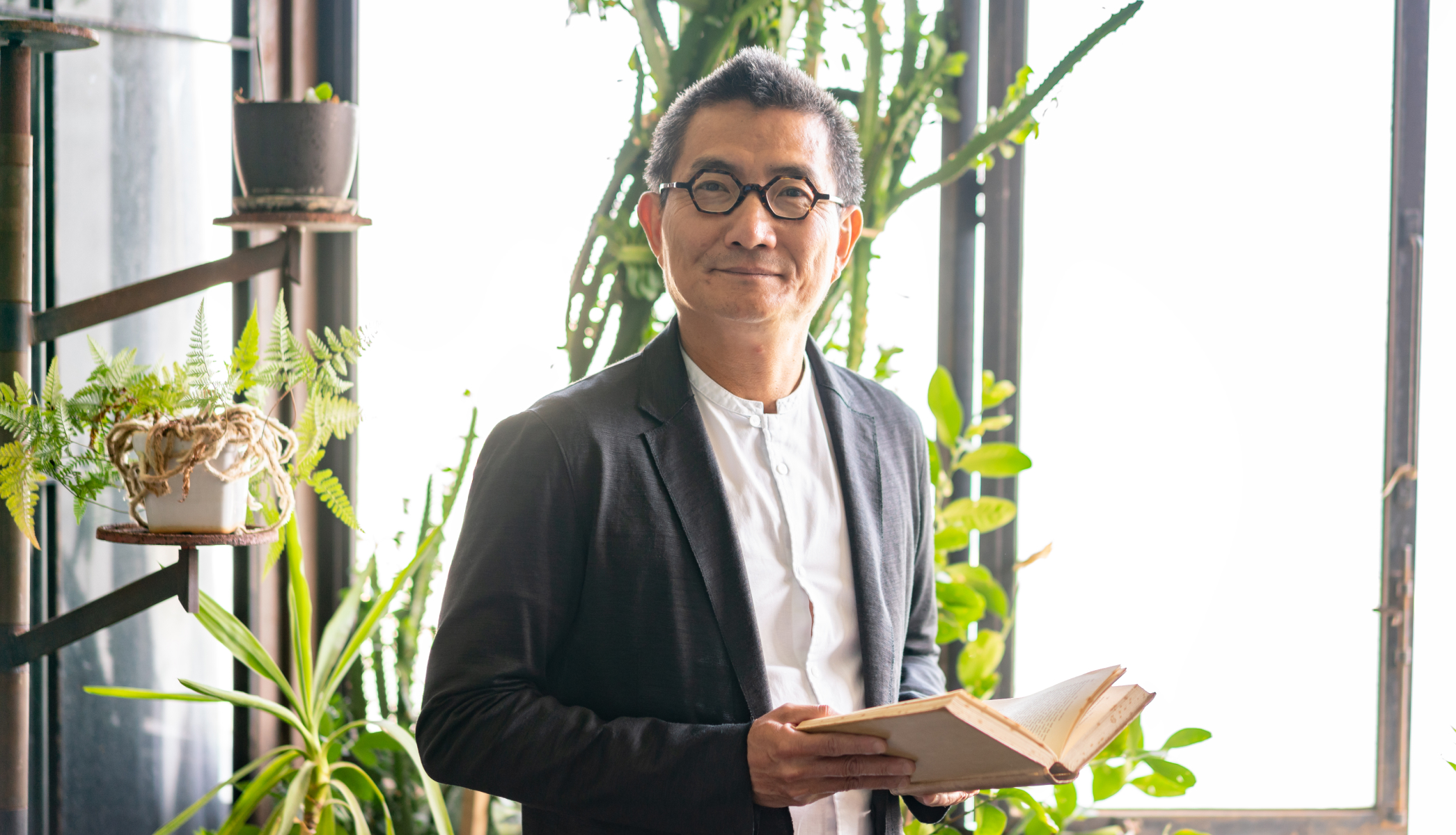 黃伯伯，67 歲，退休教師